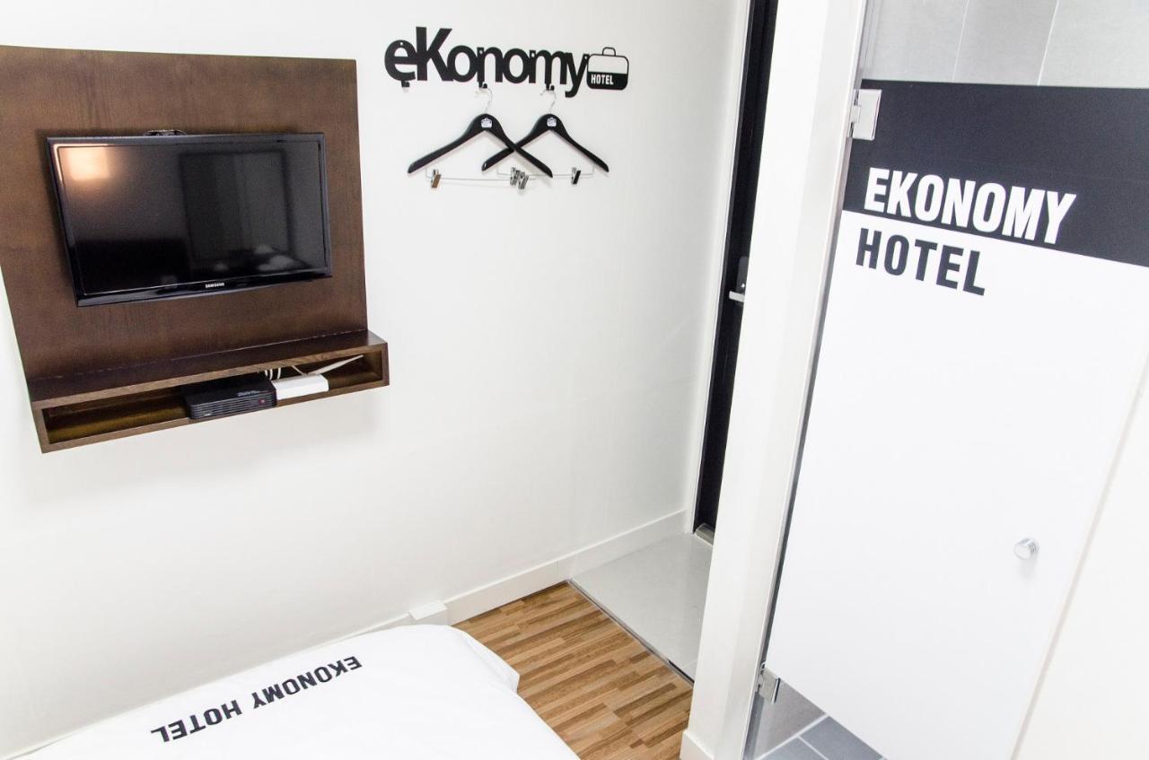 Ekonomy Haeundae Vandrarhem Busan Exteriör bild